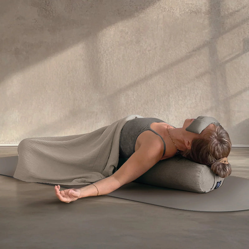 OM YA Design Shavasana Decke – Musselin Baumwolle handgefertigt 180×130 cm — Ansicht 3