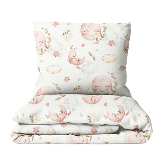 „Sweet Moon“ Kinderbettwäsche, sanfter Mond, OEKO‑Tex, GOTS‑Farben, wahlweise Satin‑Baumwolle oder Musselin, Größen 100×135/40×60 & 135×200/80×80.
