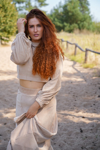 Eleganter Pullover in Dune mit Ballonärmeln und hochwertigem Cordstoff für Glamour