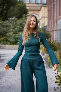 Lya langer Pulli bottle green – Figurbetont mit Trompetenärmeln — Ansicht 2