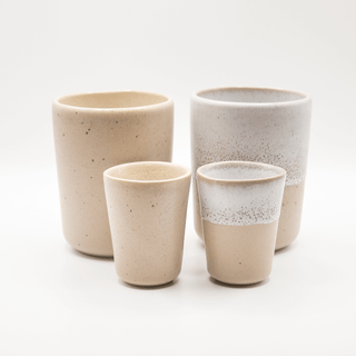 Becherset Mixed – Steingut | Handgemacht | Beige & Weiß