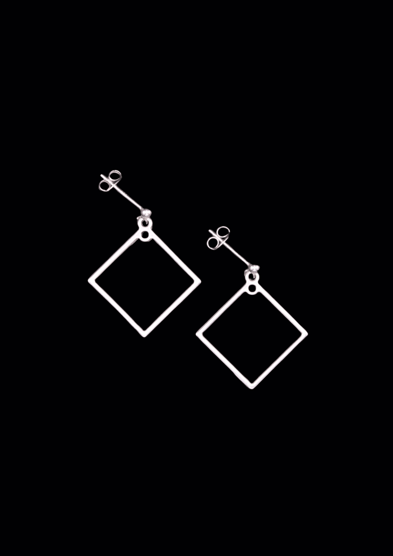 Kira Earrings – Square Design | Stainless Steel | Elegant & Durable — Ansicht 2