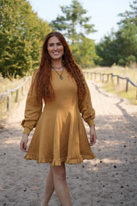 KAYLA Kleid curry – Strickleid tailliert mit Rüschensaum — Ansicht 1