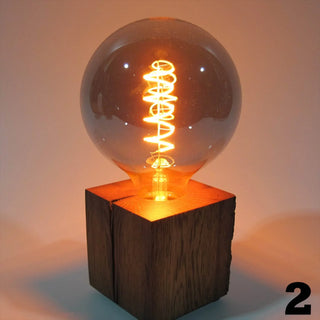 Skumring Nachttischlampe – Eichenholz Design | Handgefertigt | Dimmbares Licht