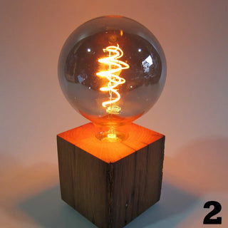 Skumring – Nachttischlampe aus Eichenholz | Handgefertigt | Dimmbare LED | Natürliches Design