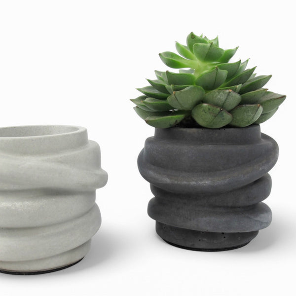 Karuu Gefäß Beton – Verknotetes Design, Grau oder Anthrazit