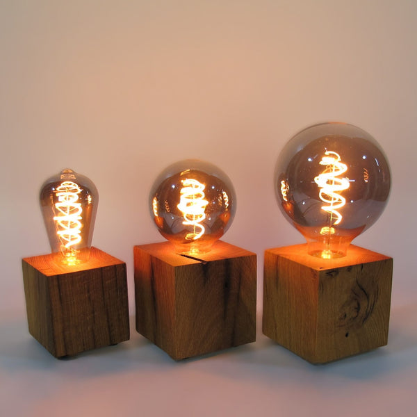 Skumring Nachttischlampe Eichenholz 10x10cm handgefertigt
