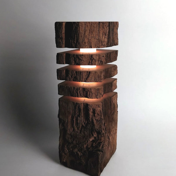 Torn 3 Stehlampe Handworkz recyceltes Holz handgefertigt Designer-Leuchte