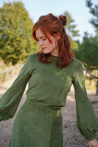 Marleen long olive sweater – hip-length sweater with balloon sleeves — Ansicht 2
