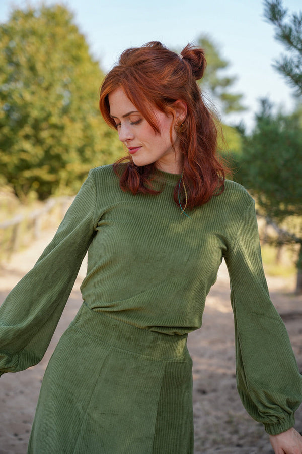 Marleen long olive sweater – hip-length sweater with balloon sleeves