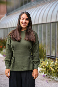Nayala long sweater green khaki – Organic cotton, elegant & figure-flattering — Ansicht 1