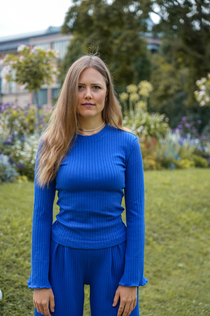 Lya Long Cobalt Blue Pullover – Organic Cotton Knitted Pullover — Ansicht 2