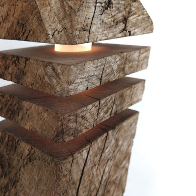 Torn 10 Stehlampe recyceltes Fachwerkholz handgefertigt