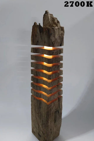 Torn Designer Stehlampe – Recyceltes Holz | Handarbeit | Exklusives Design