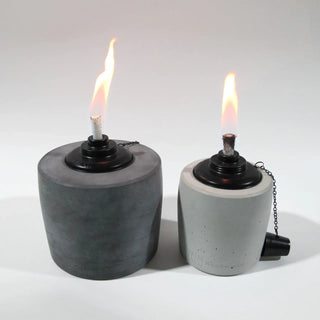 Torya | Gartenfackel aus Beton – Elegant | Modern | Langlebig