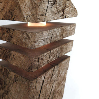 Torn 10 Stehlampe – Designerstück | recyceltes Holz | handgefertigt