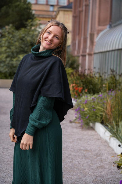 Nayala Poncho black – Organic cotton, elegant & versatile