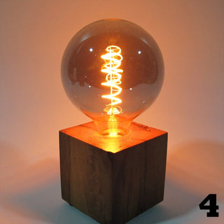 Skumring – Nachttischlampe aus Eichenholz | Handgefertigt | Dimmbare LED | Natürliches Design