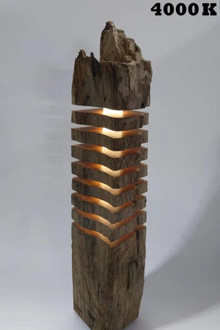 Torn Designer Stehlampe – Recyceltes Holz | Handarbeit | Exklusives Design