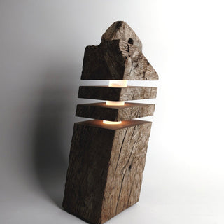Torn 10 Stehlampe – Designerstück | recyceltes Holz | handgefertigt