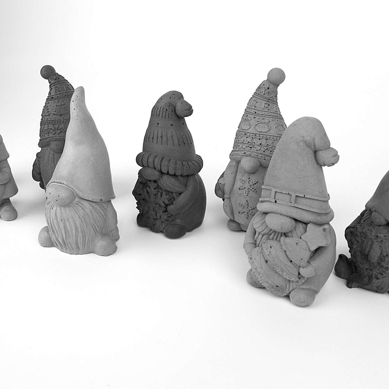 Knut the Concrete Gnome – Handmade, Grey or Anthracite — Ansicht 4