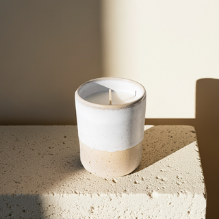 Kerze Aalina mit Duft – Steingut | Zirbe-Zitrone | Handgegossen & nachhaltig