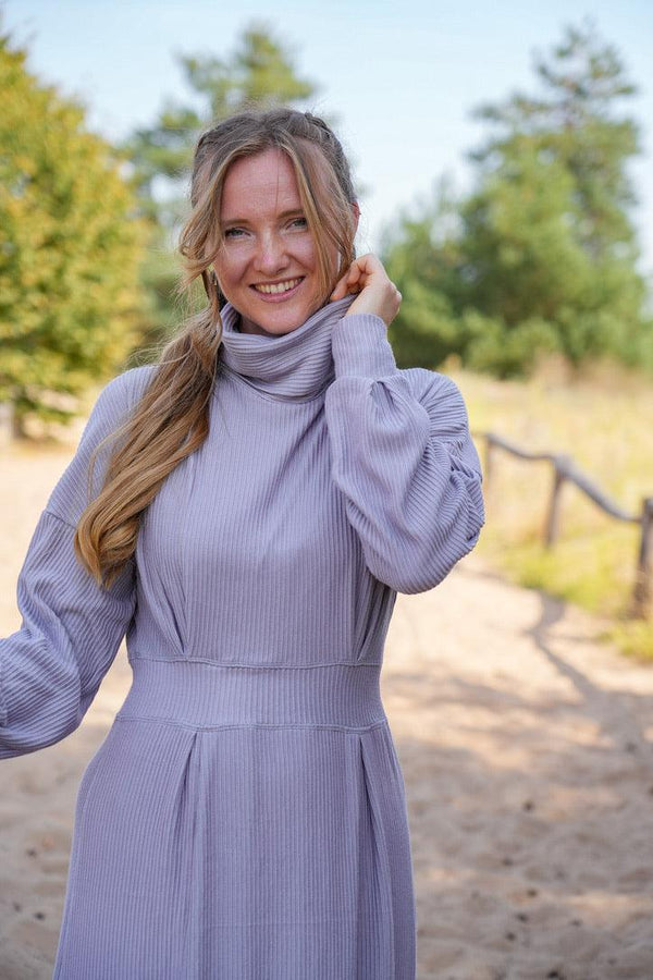 AILA Comfy Dress lilac – floor-length, flowing, sustainable
