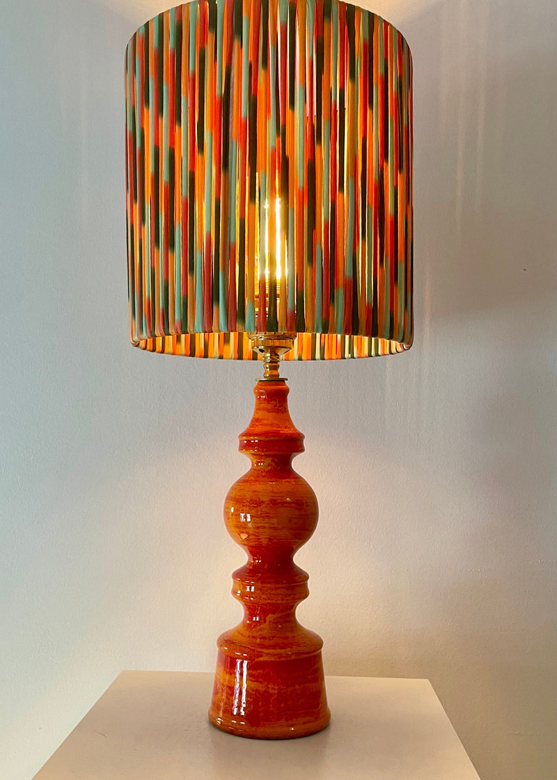 Kleine 70 Jahre Stehlampe mit Pop Art String Schirm — Roomlight Studio