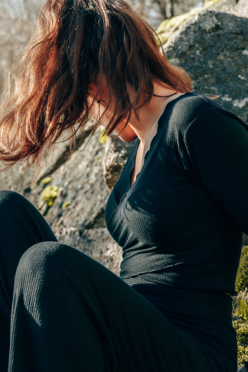 FARRAH Crop Pullover black - wrap design with ruffles — Ansicht 17