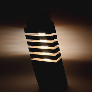 Torn 4 Stehlampe – Designerstück | recyceltes Holz | handgefertigt