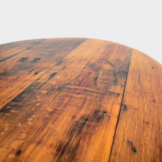 Couchtisch aus altem Weinfassdeckel Ø80cm "H.E." – Handgefertigt | Rustikal | Nachhaltig