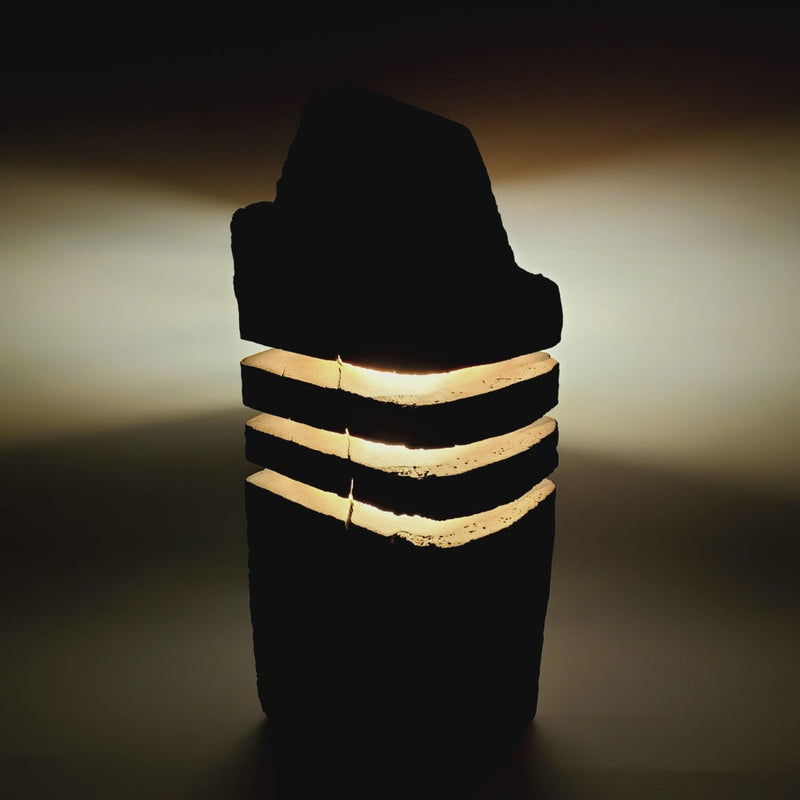 Torn 7 Stehlampe – Designerstück aus recyceltem Fachwerkholz — Ansicht 5
