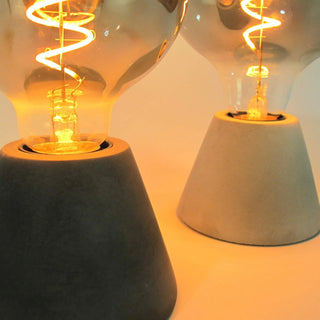 Fanal | Tischlampe aus Beton – Kegelförmiges Design | Hochfester Beton | Dimmbare LED-Kompatibilität