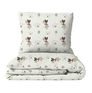 „Little Princess“ Kinderbettwäsche, zarte Kronen & Diamant‑Details, OEKO‑Tex, wahlweise Satin‑Baumwolle oder Musselin, Größen 100×135/40×60 & 135×200/80×80.
