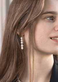 Manon Pearl Earrings - Freshwater Pearls 925 Sterling Silver Gold Plated — Ansicht 3