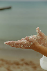 Mini Coconut Body Scrub – Coconut | Lychee | Sea Salt Scrub — Ansicht 3