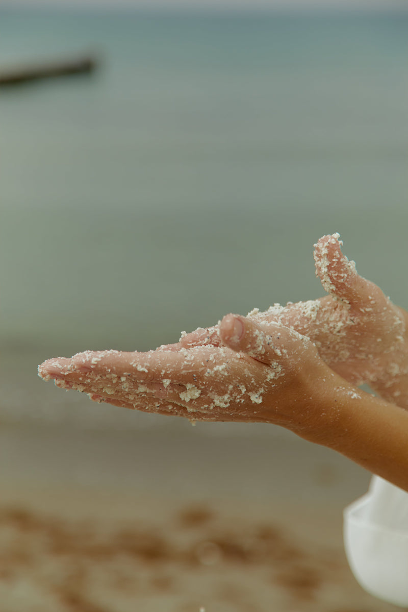 Mini Coconut Body Scrub – Coconut | Lychee | Sea Salt Scrub — Ansicht 3
