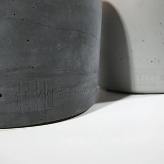 Torya | Gartenfackel aus Beton – Elegant | Modern | Langlebig