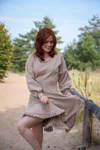 KAYLA dress dune – organic cotton, balloon sleeves, ruffled hem — Ansicht 8