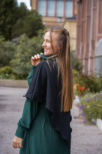 Nayala Poncho black – Organic cotton, elegant & versatile