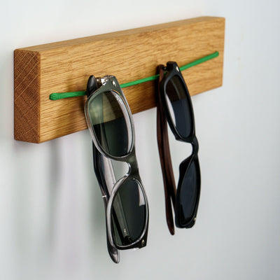 Brillenhalter SPECULA aus Holz – handgefertigt