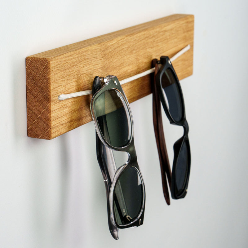 Eyeglass Holder SPECULA made of wood – handcrafted — Ansicht 2