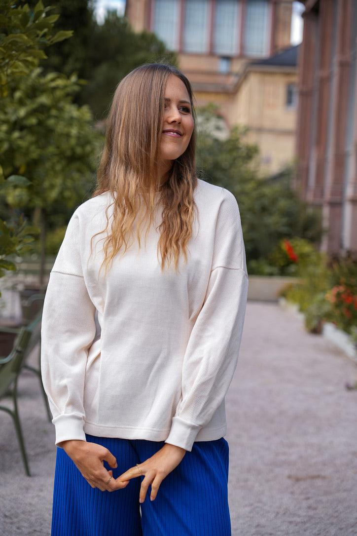 Nayala long jumper creamy white – oversized, organic cotton — Ansicht 4