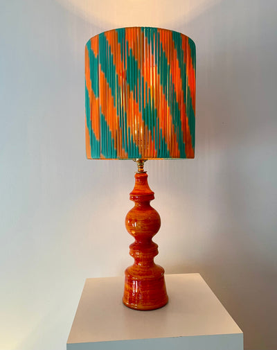 70er Jahre Keramiklampe mit Pop Art String-Schirm