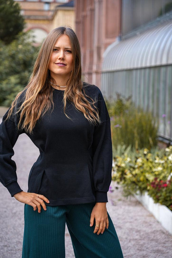 Nayala long black sweater – oversized | elegant | organic