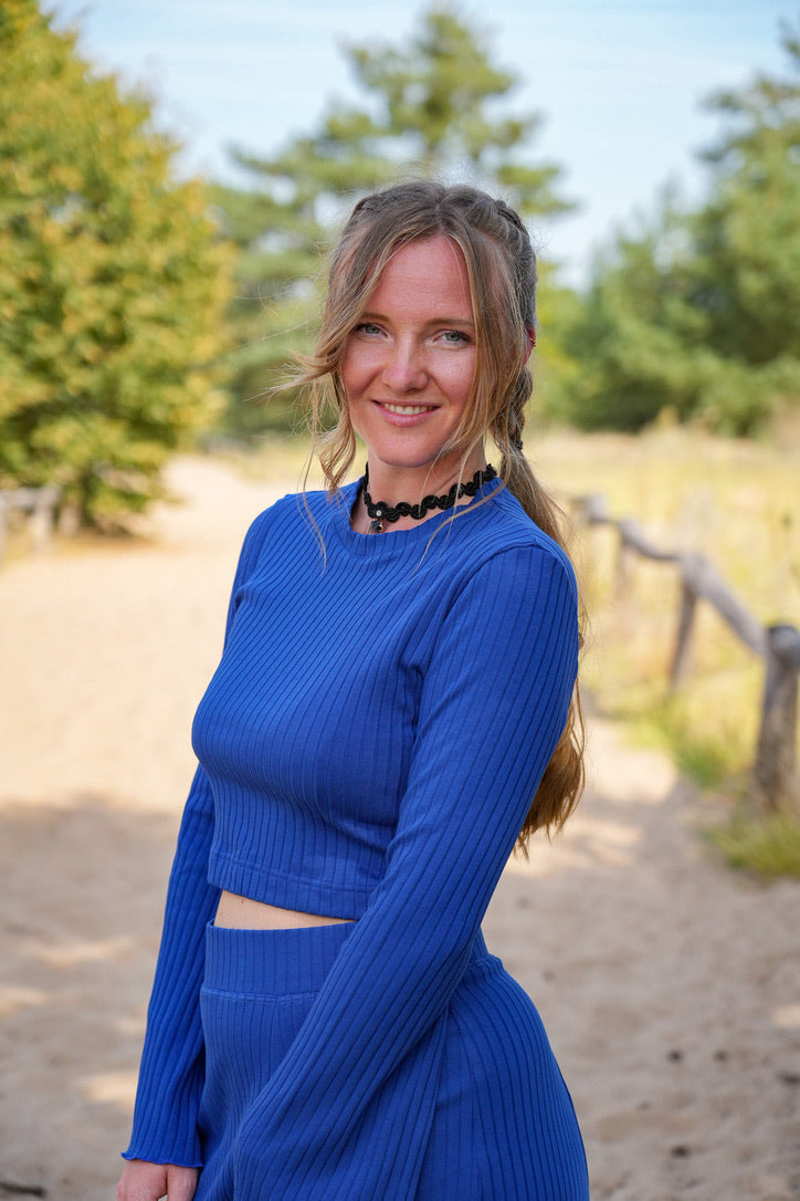Lya Crop Pullover cobalt blue – Organic Cotton, Trumpet Sleeves, Made in Germany — Ansicht 6