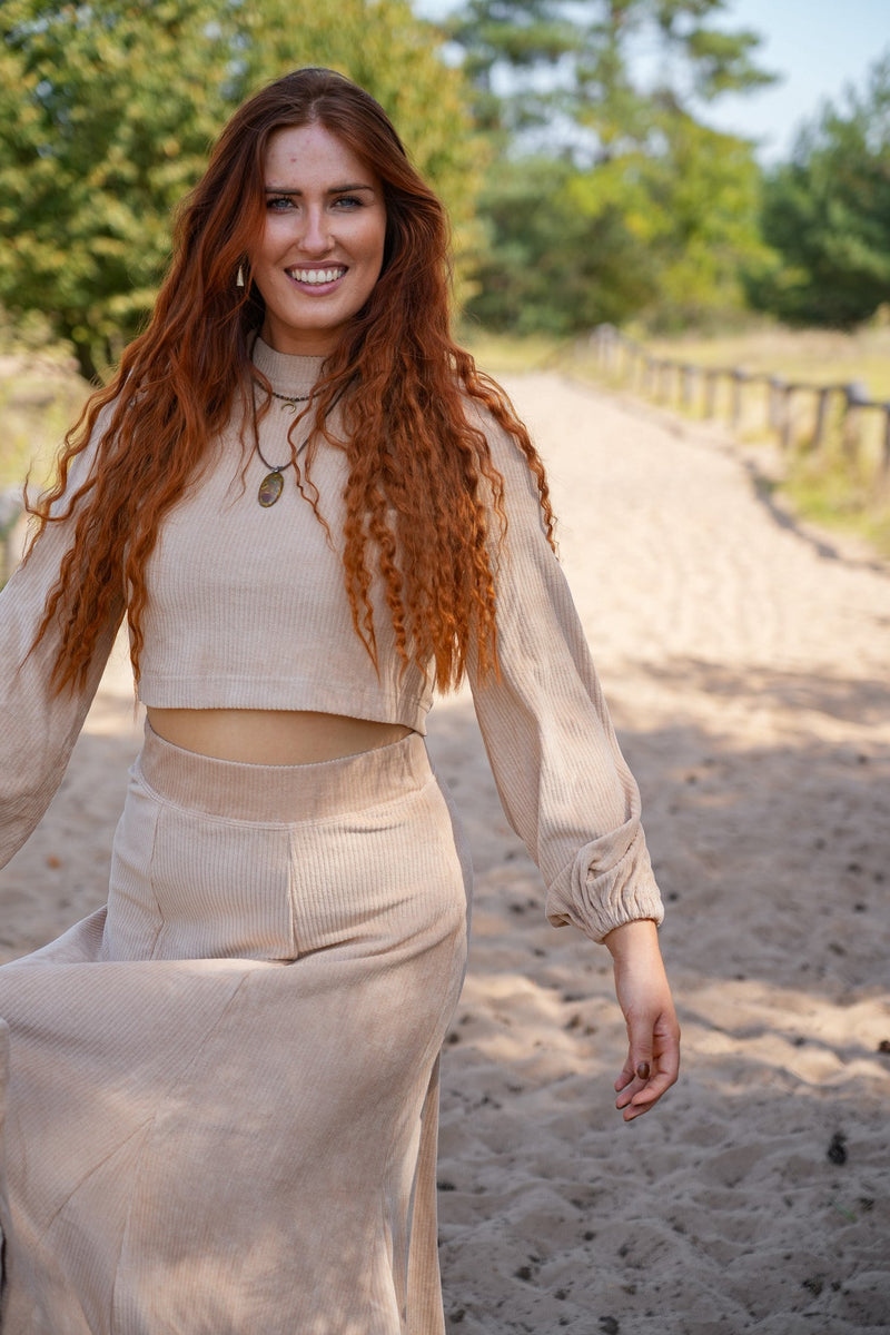 Marleen Crop Pullover Dune – Elegance & Comfort | Waist-length | Balloon Sleeves — Ansicht 5