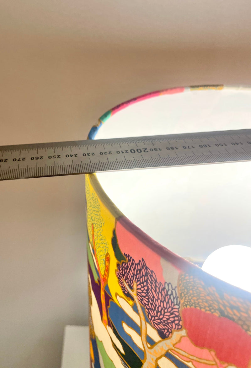 The Archive Collection: Kabellose Fohr Vasenlampe mit Lampenschirm aus Liberty-Reprint „Prospect Road“ — Ansicht 9