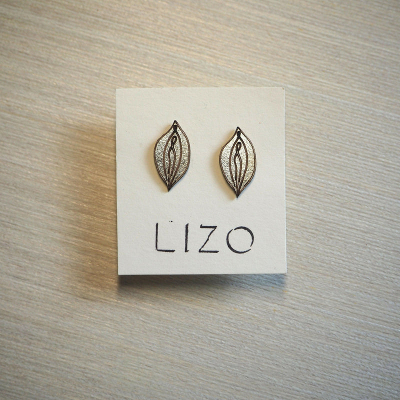 Vulva Stud Earrings – Vegan Snappap Design, Handmade in Cologne — Ansicht 5