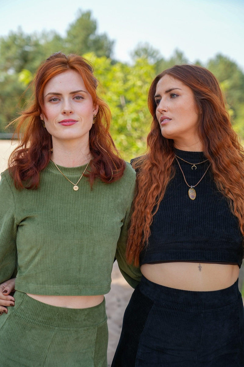 Marleen Crop Jumper Black – Elegant Design | Corduroy | Balloon Sleeves — Ansicht 6